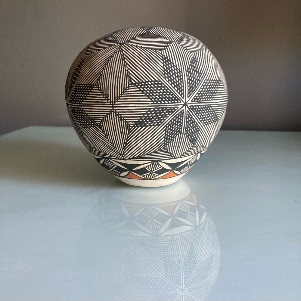 Vintage Acoma New Mexican Pottery Signed Seed Pot